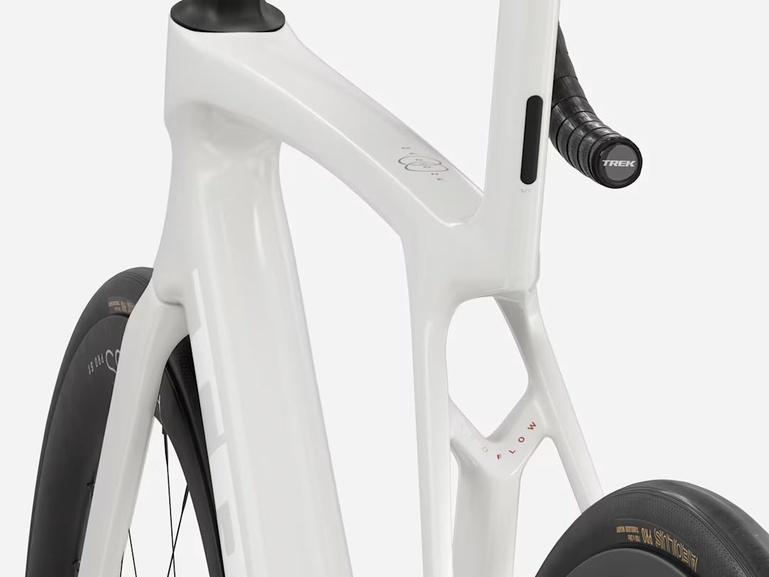 Trek Madone SL 7 Gen 8 – Era White