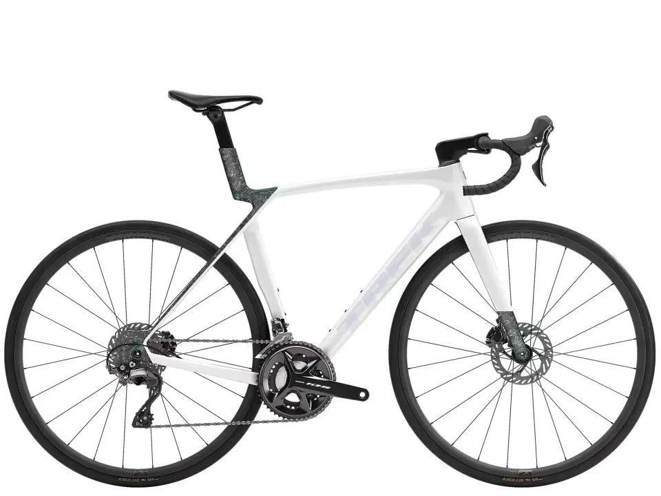 Trek Madone SL 5 Gen 8 – Gloss Crystal White/Matte Deep Smoke