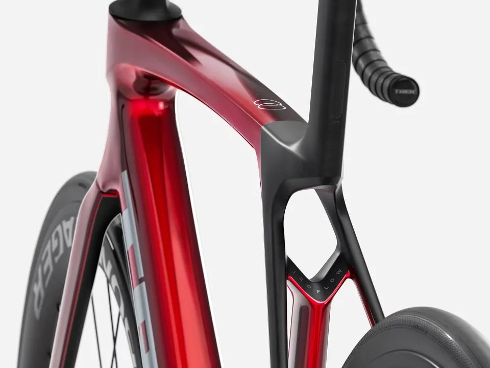 Trek Madone SL 6 Gen 8 – Gloss Fury Red/Matte Deep Smoke