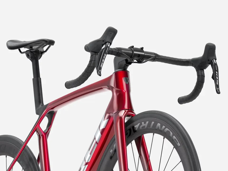 Trek Madone SL 6 Gen 8 – Gloss Fury Red/Matte Deep Smoke
